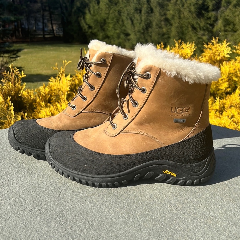 UGG Adirondack Boots- women’s size 9